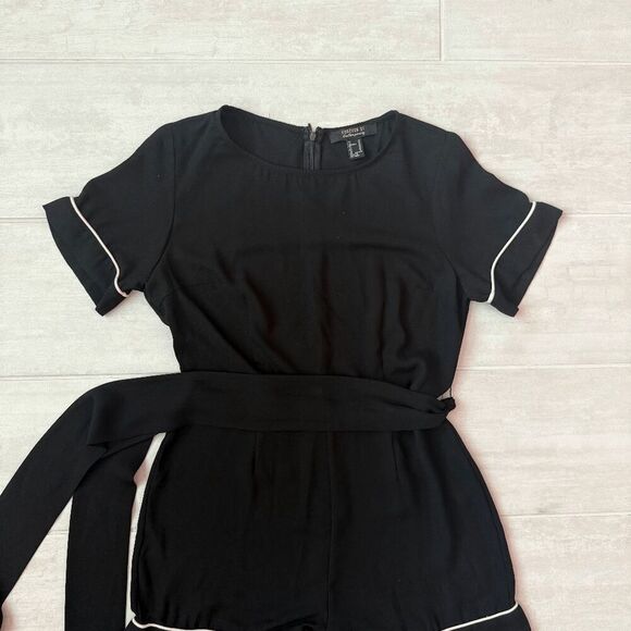 Forever 21 Romper Black with Contrast White Trim Chic Style Shorts Belt Zipper M - Picture 5 of 7